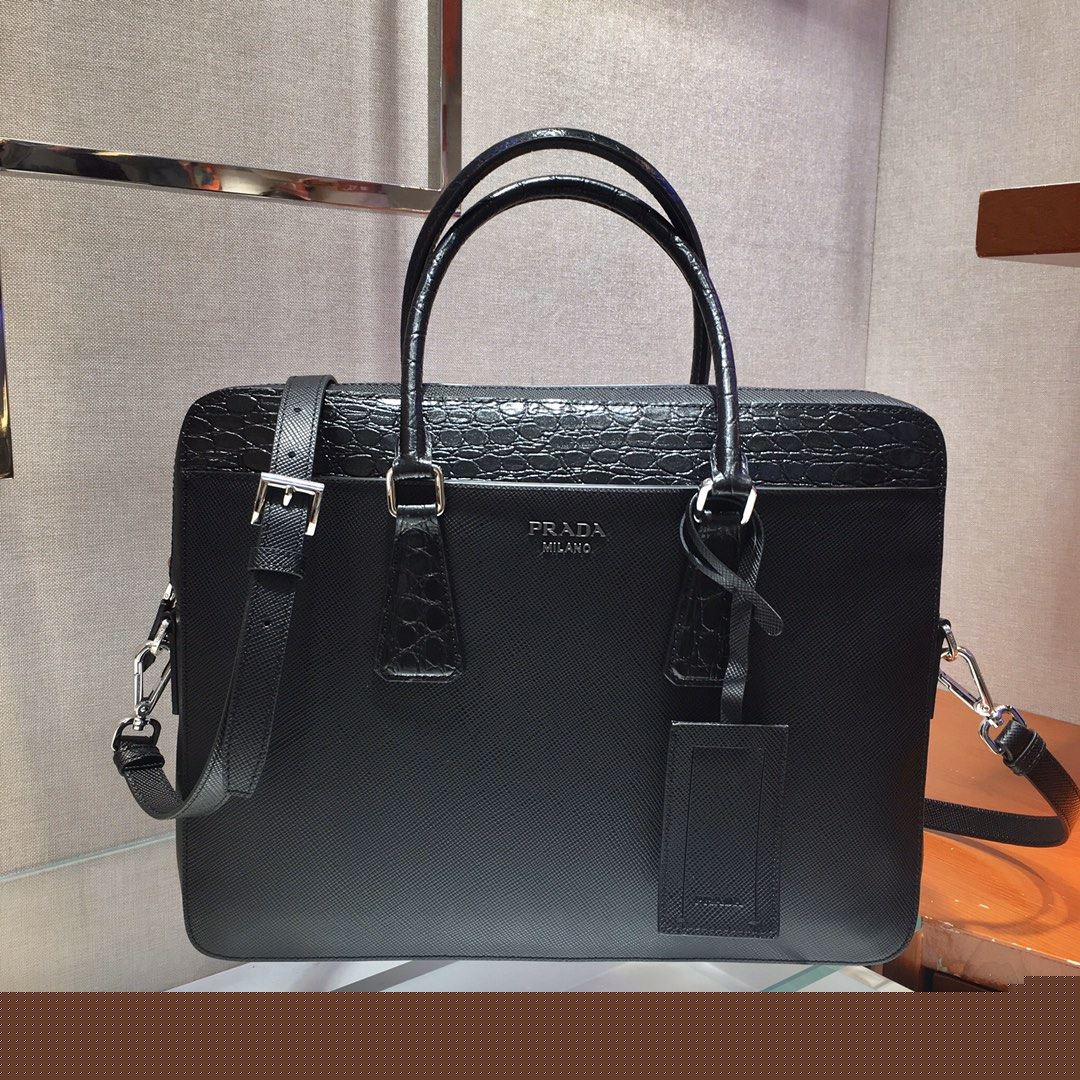 Pra*a briefcase